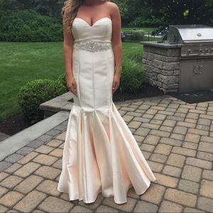 Dress. Prom/wedding